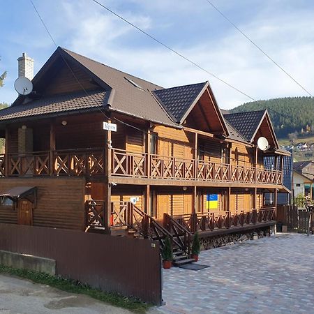Hotel Krym Yaremche Exterior foto