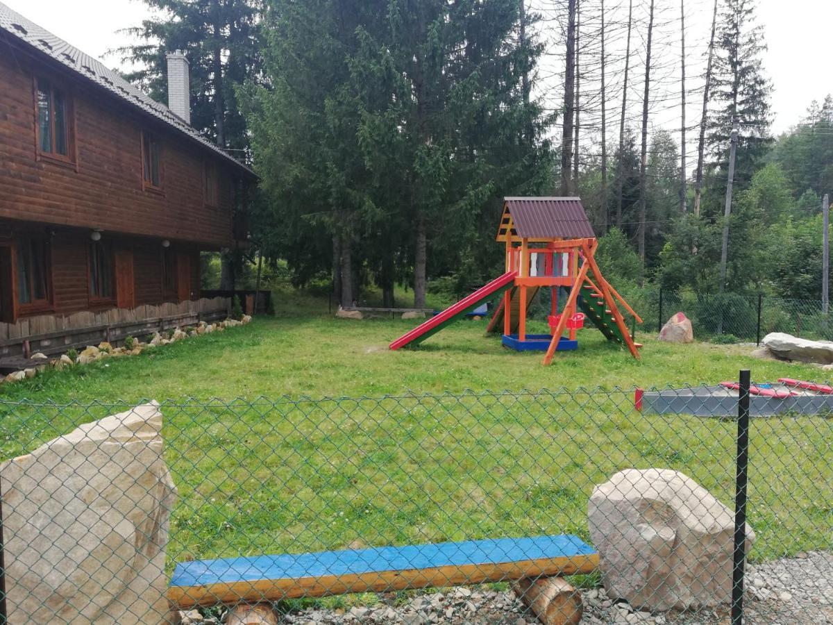 Hotel Krym Yaremche Exterior foto