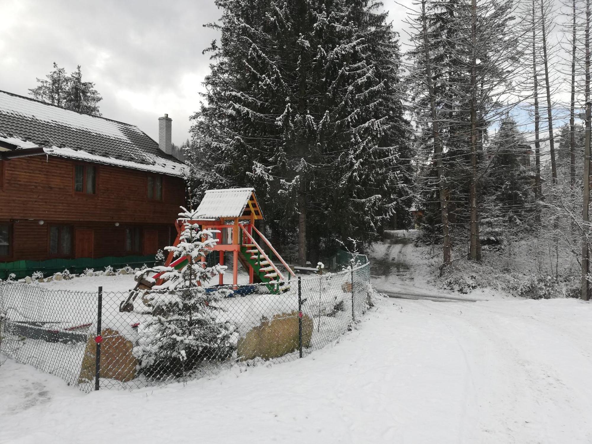 Hotel Krym Yaremche Exterior foto