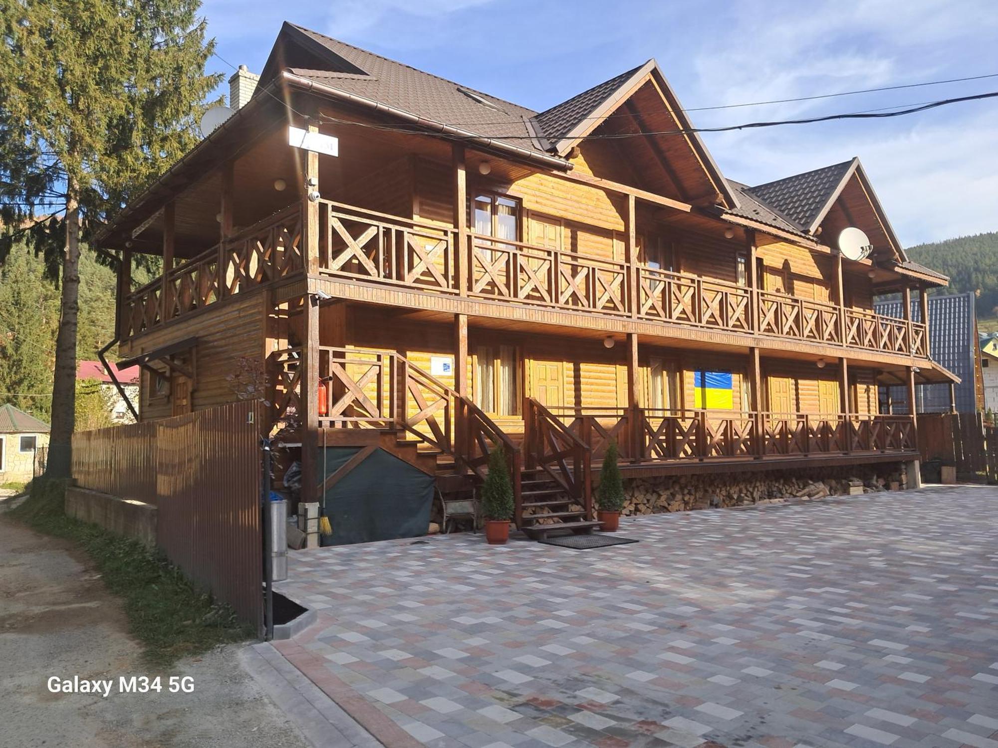 Hotel Krym Yaremche Exterior foto