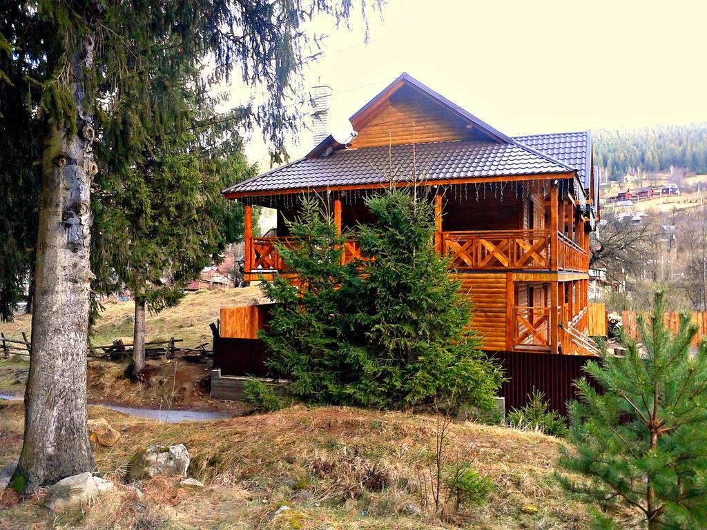 Hotel Krym Yaremche Exterior foto
