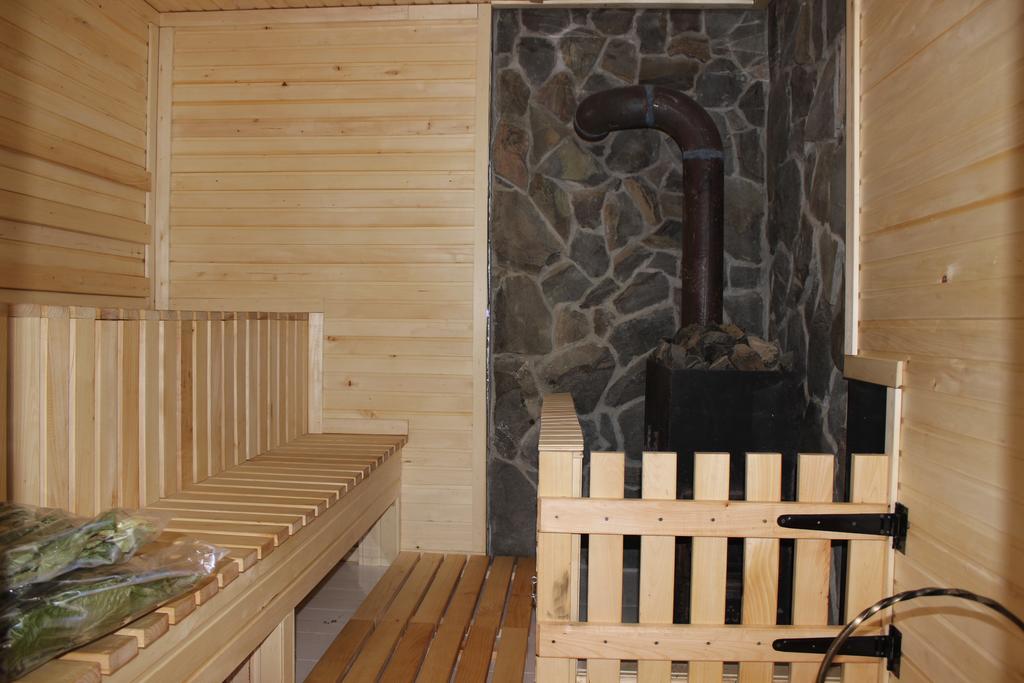 Hotel Krym Yaremche Exterior foto