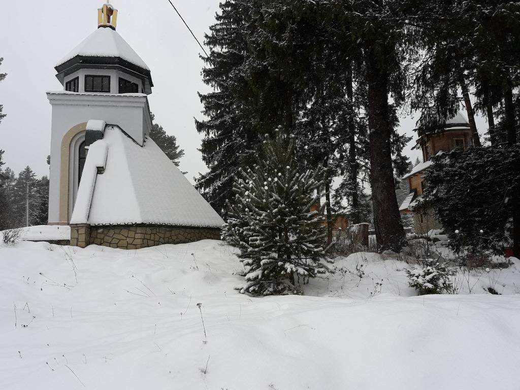 Hotel Krym Yaremche Exterior foto