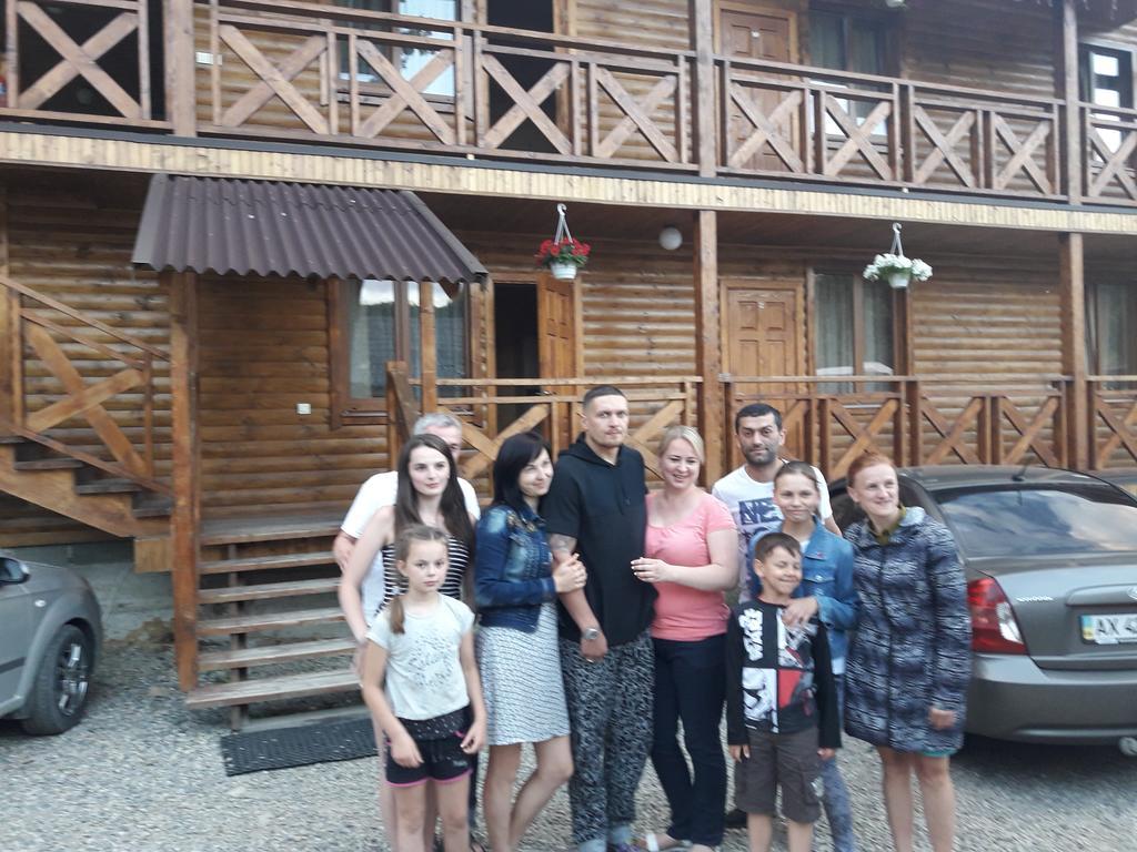 Hotel Krym Yaremche Exterior foto