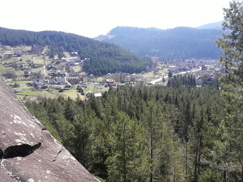 Hotel Krym Yaremche Exterior foto