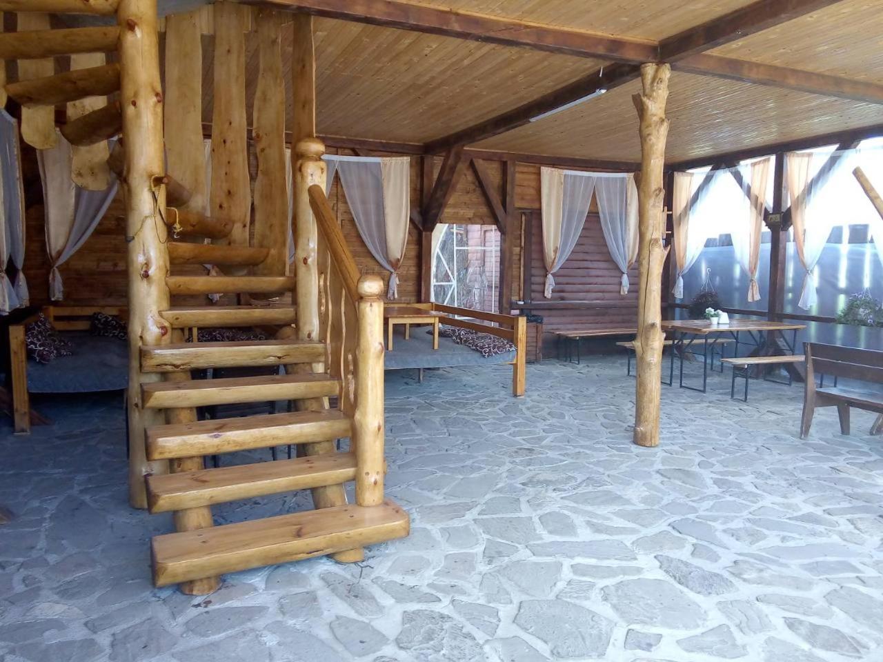 Hotel Krym Yaremche Exterior foto