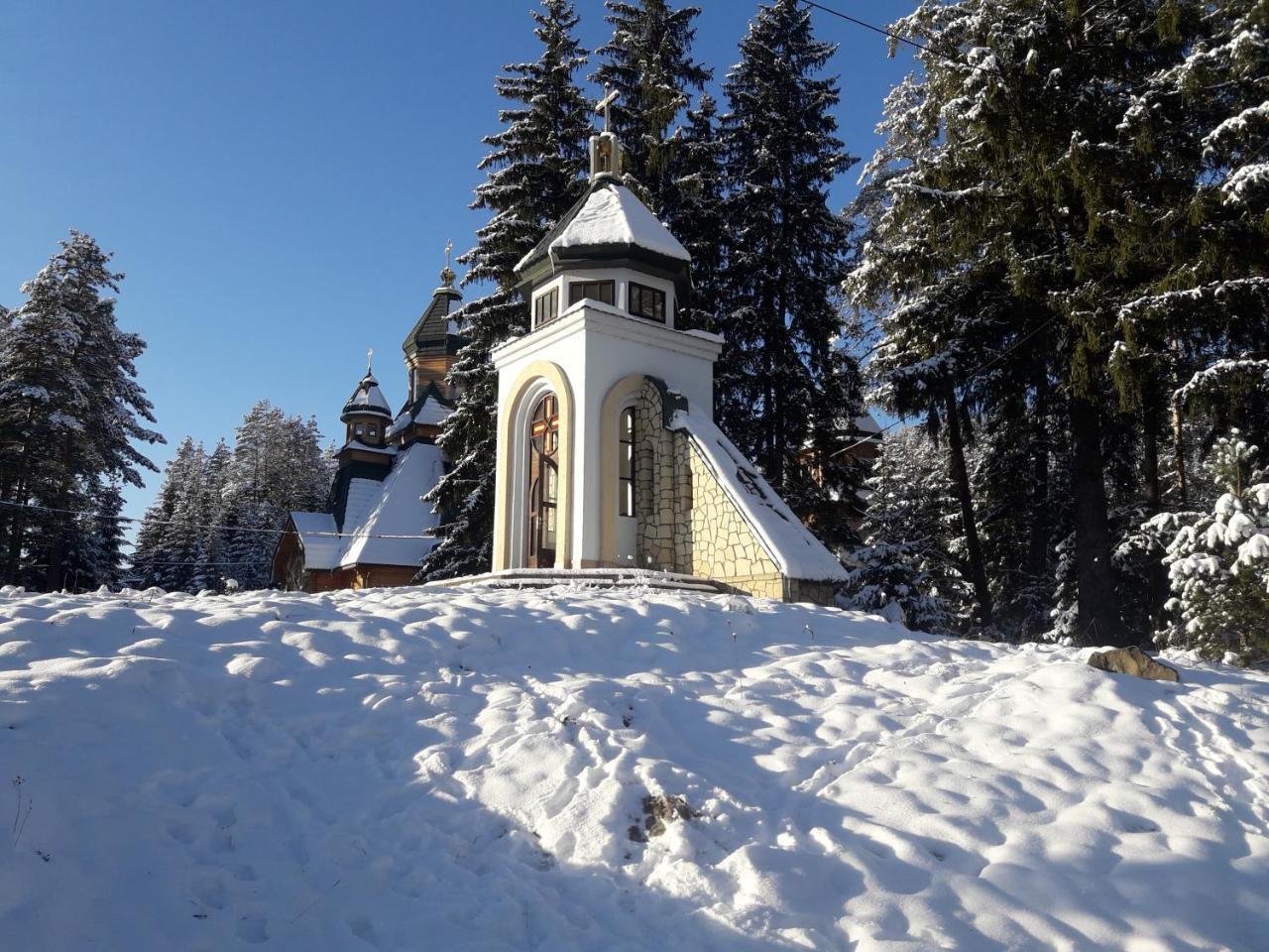 Hotel Krym Yaremche Exterior foto